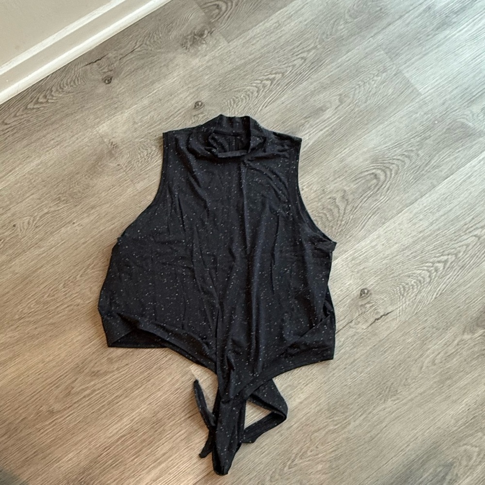 NWOT Lululemon Time to Restore Mock Neck Tank, Sz 10, Black/White